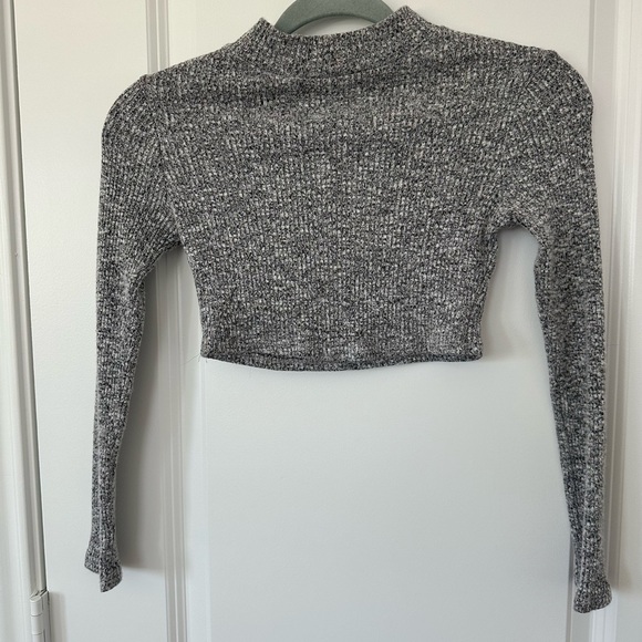 Better Be Gray Long Sleeve Knit Crop Top - Picture 2 of 3